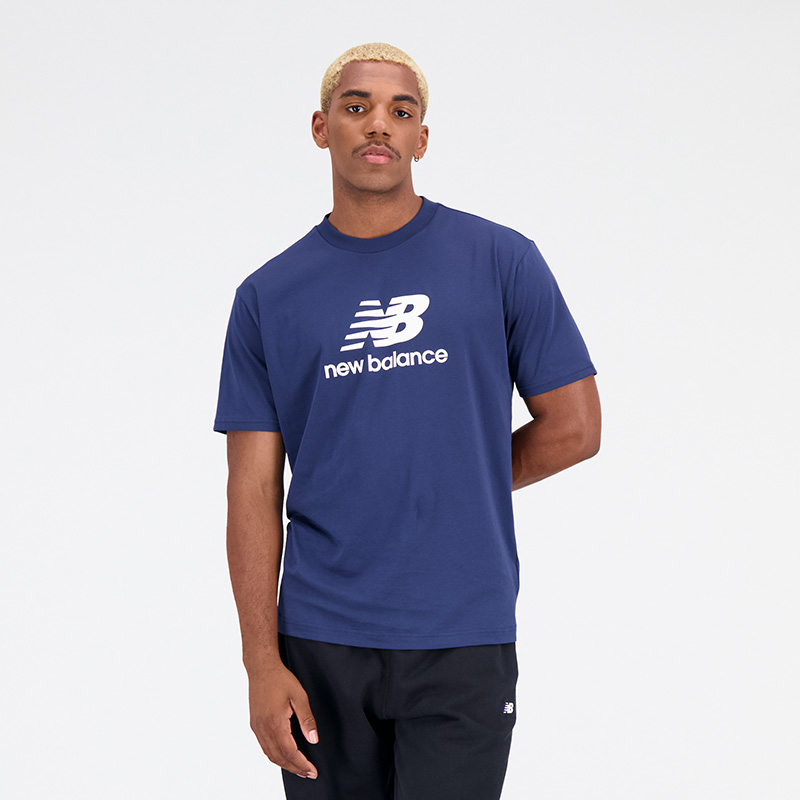 Camiseta manga corta New Balance Essentials Stacked Logo Azul Oscuro (8 unidades)